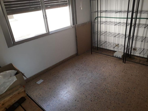 Excelente Galpón Con Vivienda. Rucci 934