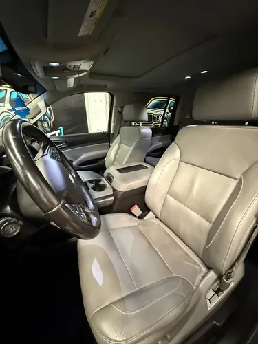 Chevrolet Suburban Z71, 5.3 Lts V8, 4x4