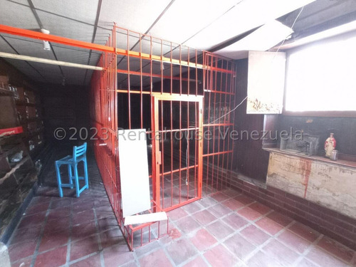 Casa En Esquina En Pleno Centro De La Ciudad De Cagua Estado Aragua Cuenta Con 705 Mtrs2, Con Gran Potencial Para Proyecto 23-32259 Irrr