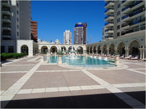Apartamento En Punta Del Este, Imperiale Luxury Towers- Ref: 261