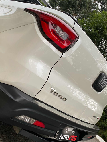 Fiat Toro 2.4 Volcano 16v Flex 4x2 Aut. 4p
