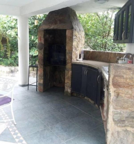 Imagen 3 de 21 de Rivero Bienes Raíces Vende Amplia Propiedad En La Urb El Piñal / 04124959888