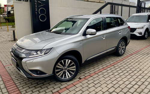 Mitsubishi Outlander 3.0 MIVEC V6 GASOLINA HPE-S AWD AUTOMÁTICO