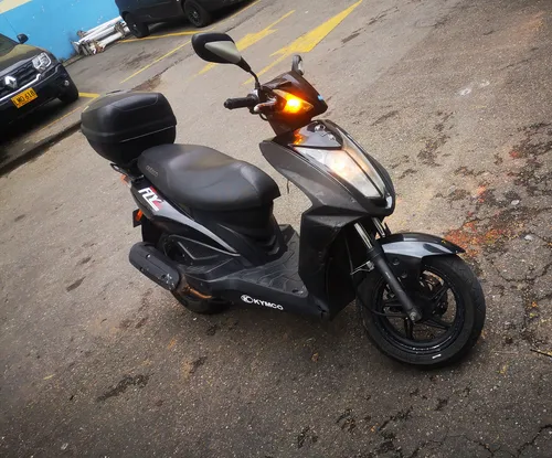 Moto Scooter Automática Cómoda Tranquila Para Manejar.