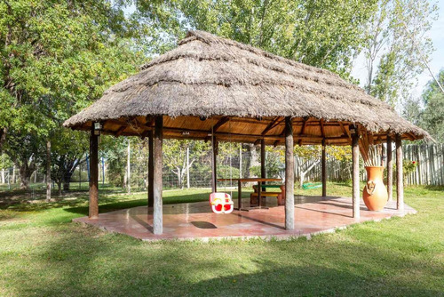 Casa 3 Dorm. En Venta Luján Gran Parquizado Pileta