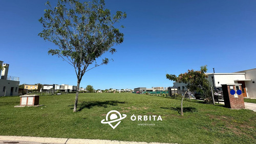 Llote En Venta En Barrio Santa Elena Pilar Del Este, Interno Con Fondo Verde