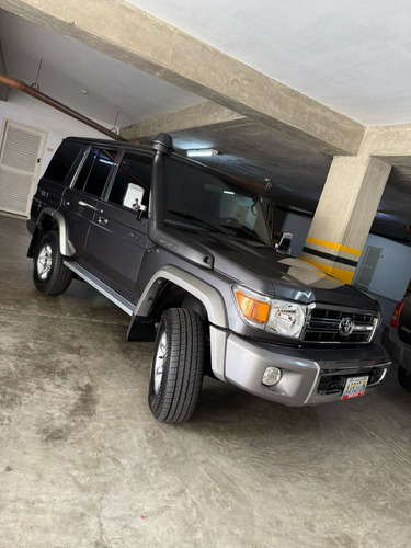 Toyota Land Cruiser Machito Lc76
