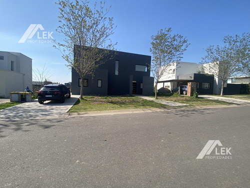 Impecable Casa Con Pileta En San Matias! Acepta Permuta Menor Valor... Mono O 2 Amb Caba