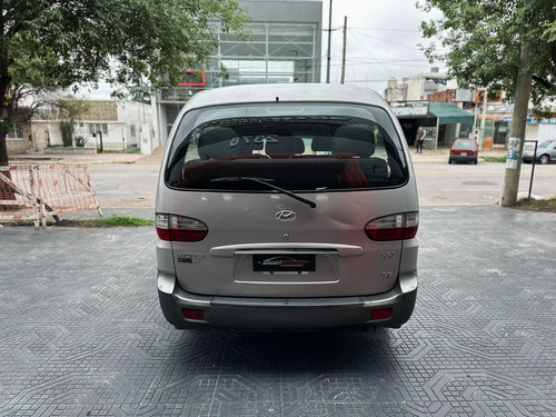 Hyundai H1 2.5 Wagon 12-p Mt Plus