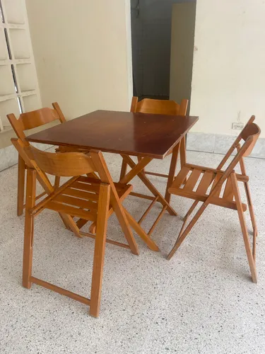 Juego De Mesa Y Sillas De Madera (Usado)