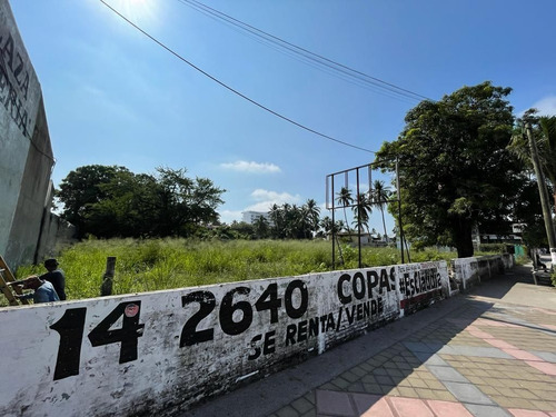 Land With Excellent Location In Manzanillo, Just One Block From The Beach.