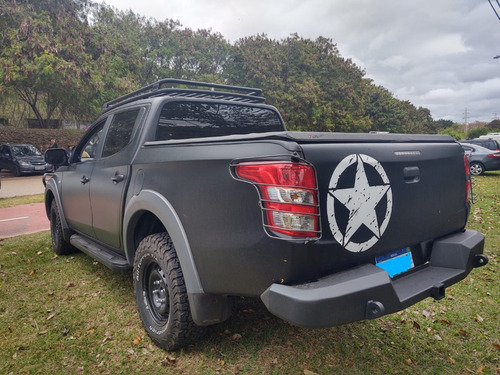 Imagem 2 de 15 de Mitsubishi L200 2.4 Triton Savana Cab. Dupla 4x4 4p