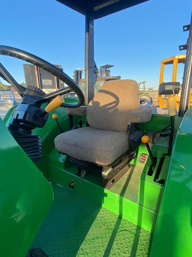 Imagen 10 de 14 de Tractor John Deere 6100 D