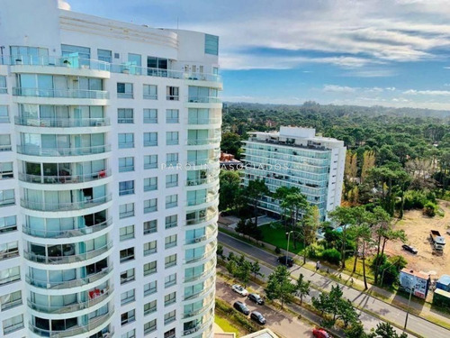 Departamento De 1 Dormitorio En Ocean Drive, Punta Del Este-ref:555