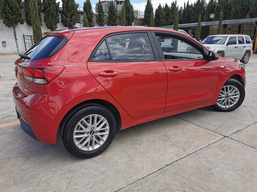 Imagen 10 de 13 de Kia Rio Hb Lx