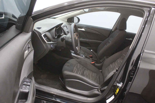 Imagen 9 de 15 de Chevrolet Cavalier 2019 4p Ls L4/1.5 Man
