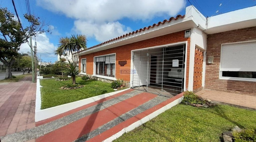 Casa En Venta En Pleno Centro De Piriapolis