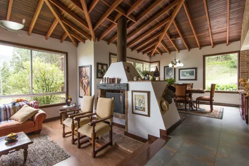 Casa En Venta En Loma Del Escobero. Cod V1148