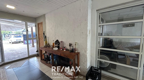 Casa Venta Dos Ambientes Con Patio, Resistencia