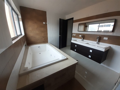 Imagen 2 de 17 de Se Vende Hermoso Penthouse En Resd Aspen La Trigaleña (a Estrenar)