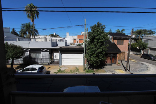 Imagen 7 de 12 de Departamento 2 Ambientes Al Frente Con Balcon