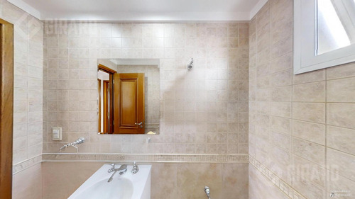Venta De 3 Amb Modernos Con Quincho Propio Y Parrilla, Zona Plaza Mitre