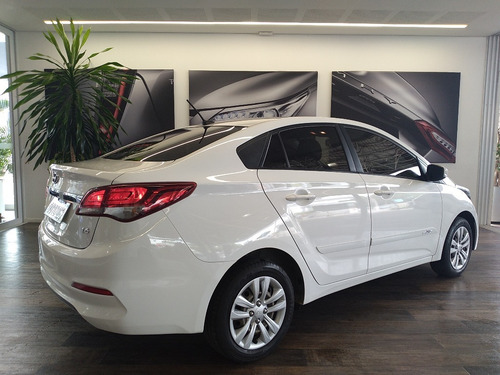 Imagem 3 de 12 de Hyundai Hb20s 1.6 Comfort Plus 16v Flex 4p Manual