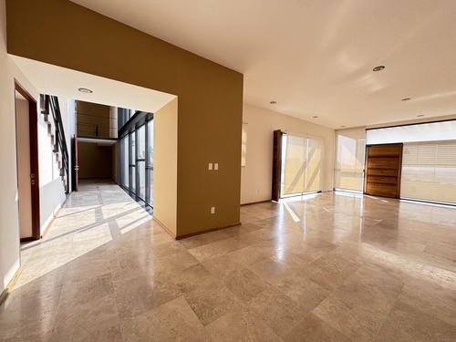 Preciosa Casa En Venta En Los Cipreses Corregidora