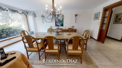 Preciosa Mansión En Exclusivo Barrio Beverly Hills- Ref: 326