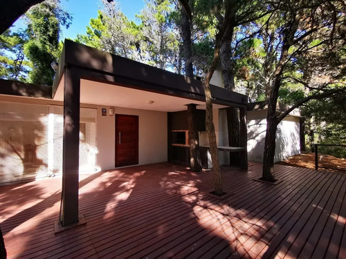 Casa El Mago, 3 Dormitorios Mar De Las Pampas, Amplio Parque