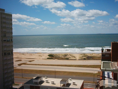 Imagen 14 de 26 de A Metros De La Playa