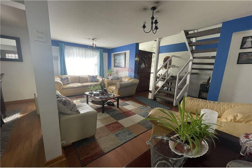 Imagen 2 de 22 de Casa 2 Pisos, Remodelada 2d+2b