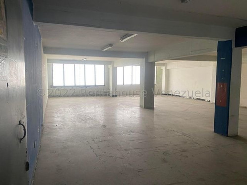 Imagen 2 de 12 de Local En Alquiler Catia 23-2410 Yg 04140307084