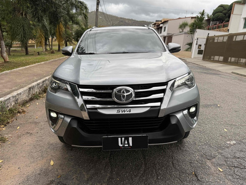 Toyota Hilux SW4 2.8 SRX 4X4 7 LUGARES 16V TURBO INTERCOOLER DIESEL 4P AUTOMÁTICO