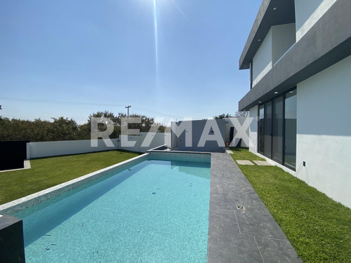 Casa En Venta En Morelos, Fraccionamiento Real De Oaxtepec