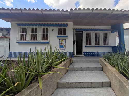 Casa En Venta En Urb. Trigal Sur Calle Abierta Conservada Habitable.maria Resistido Solo Clientes