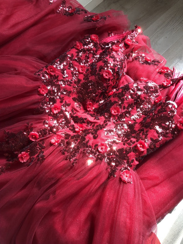 Vestido De Xv Quinceañera Vino Rojo Apliques De Flores
