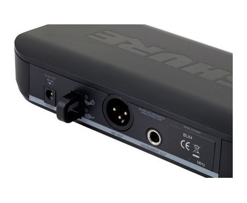 Sistema Inalámbrico Vocal Shure Blx24/pg58 Micrófono M15 Color Negro