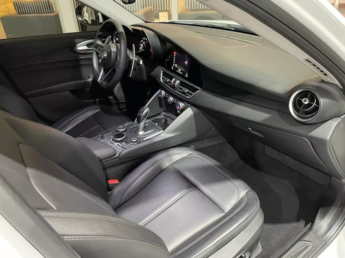 Alfa Romeo Giulia 2.0 200cv 200 Distinctive