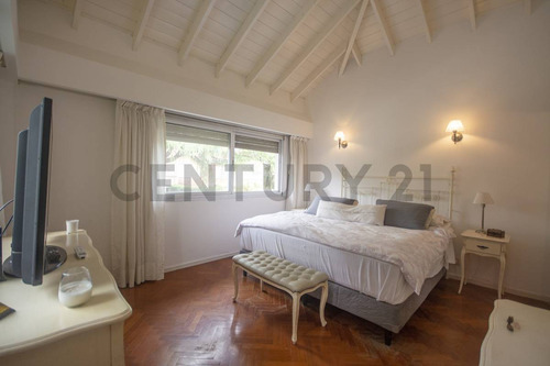 Casa Venta 4 Ambientes La Horqueta San Isidro Cochera Y Patio Y Parrilla Y Quincho Y Pileta Y Barrio