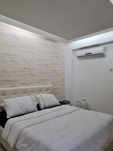 Imagen 12 de 14 de Venta De Exclusivo Apartamento En Mañongo Resd. Puerta Real.