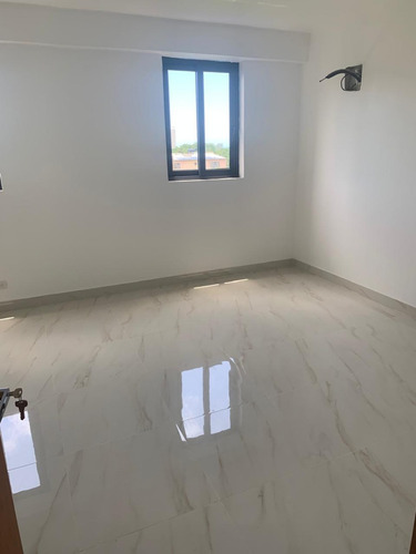 Venta, Edificio De 7 Niveles Ubicado En Gazcue, Santo Domingo