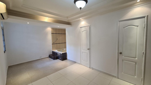 Imagen 6 de 14 de Venta De Casa De 250 M2 En Quintas De Monticello 21-11771