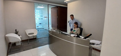 Excelente Oficina Habilitada Y Amoblada De 220m2 En Arriendo