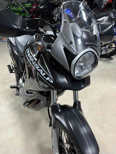 Imagen 3 de 8 de Honda Transalp 700