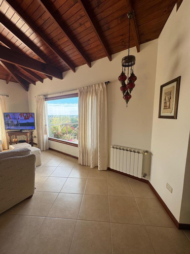 Casa En Venta - 3 Dormitorios 3 Baños - Tandil