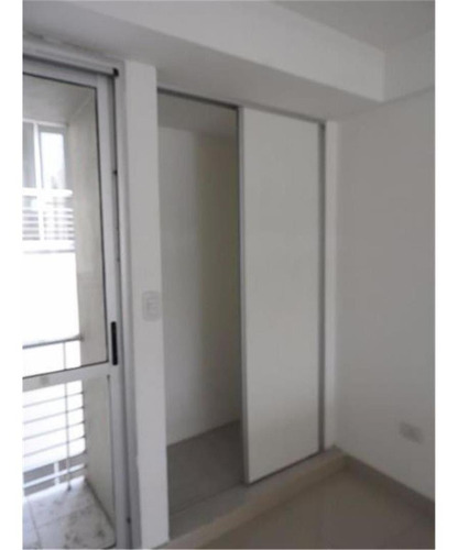 Imagen 3 de 18 de Av Belgrano 3600 - Con Pileta - Piso 2 Dos Balcones.