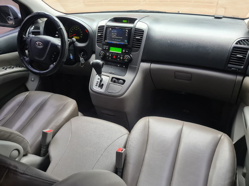 Confort Y Eficiencia Excelente Estado Auto Kia Carnival 2009