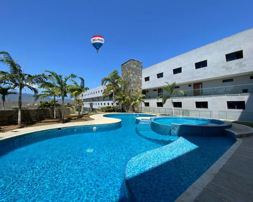 Re/max 2mil Vende Apartamento En Res. La Roca Loft, Playa Moreno, Mun. Maneiro, Isla De Margarita, Edo. Nueva Esparta