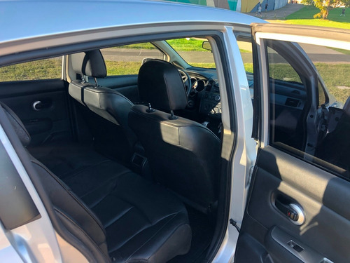 Nissan Tiida Hb 1.8 Special Edition At 2013